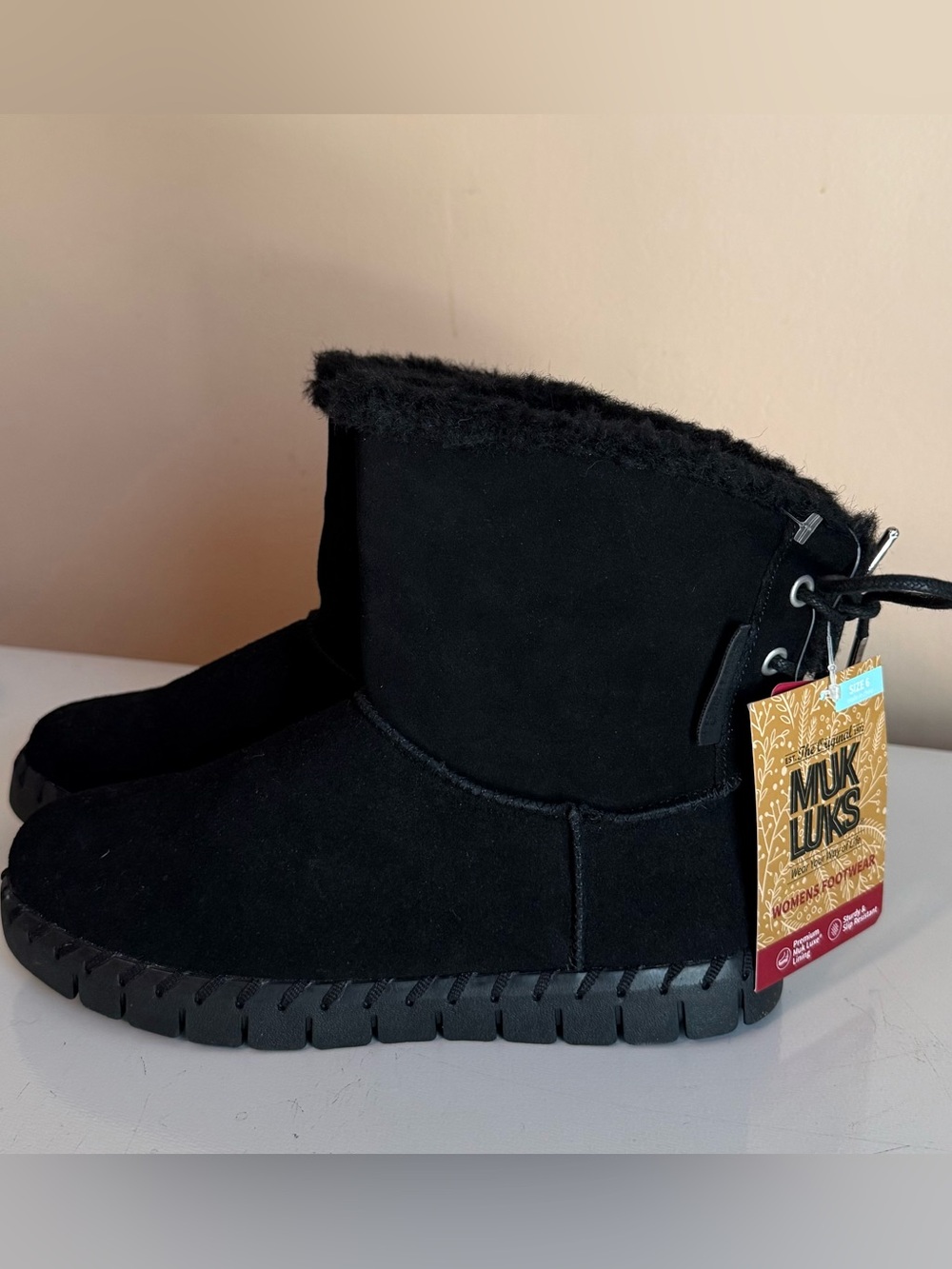 WOMEN'S SIZE 6 MUK LUKS SUEDE WATER REPELLENT SLIP RESISTANT BLACK BOOTS NWT